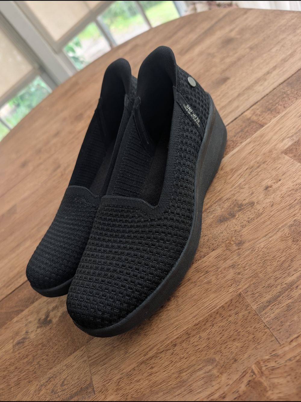 Women's Skechers Black Slip-On Knit Wedge Mules. Size 11